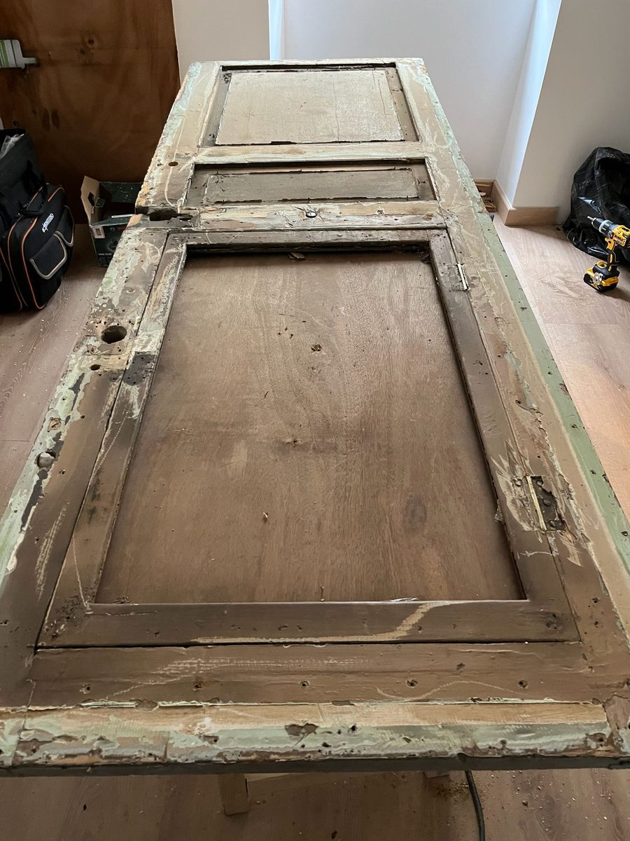 Porte décapée avant pose
