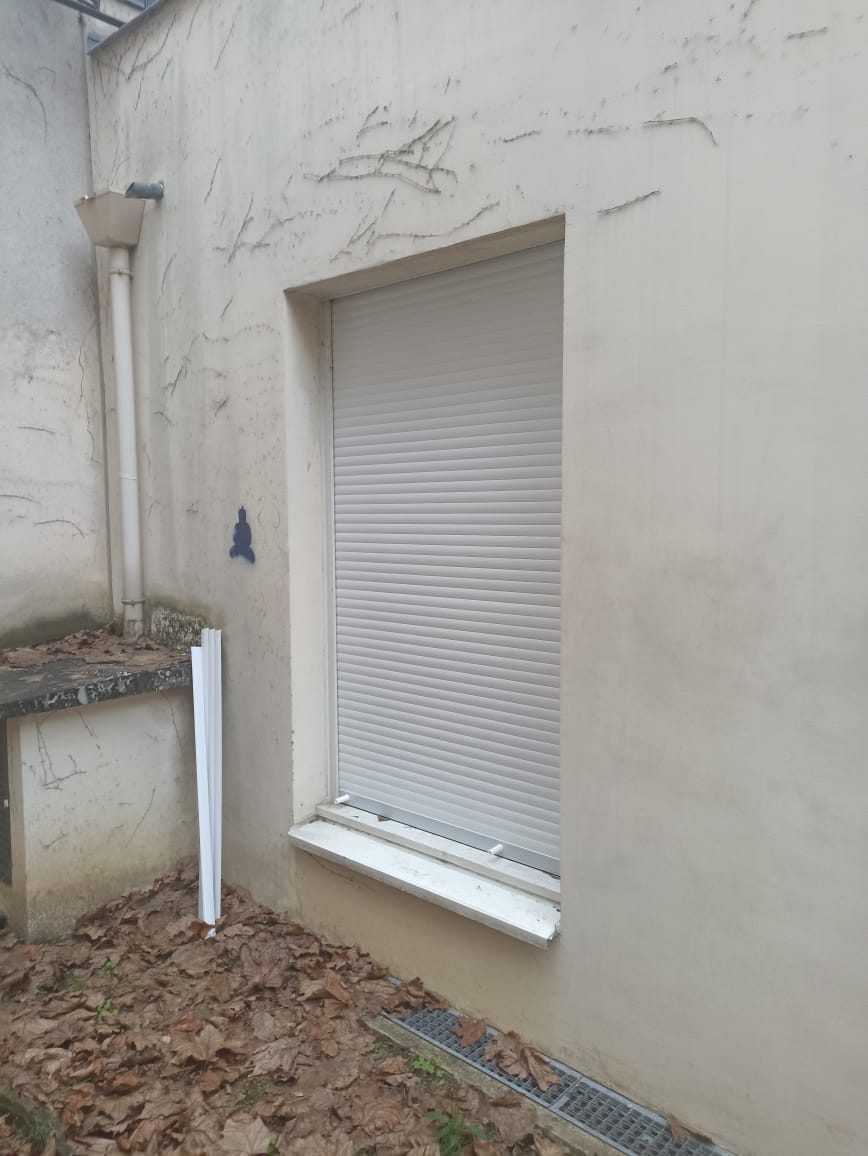 Installation volet roulant blanc – Pavillon